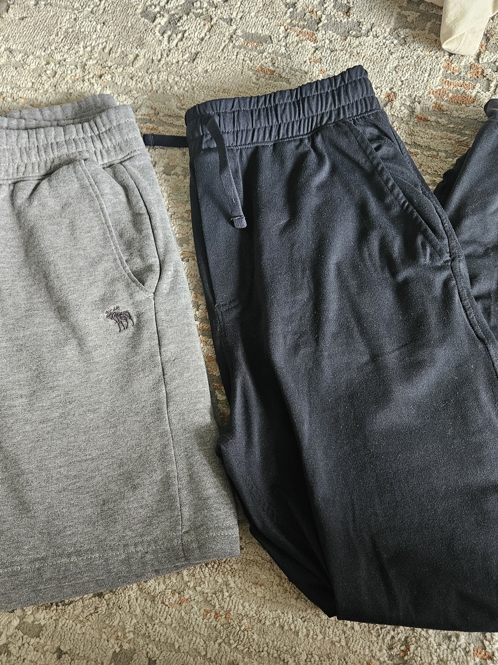 Abercrombie & Fitch Kids Gray & Black Sweatpants Joggers Set
